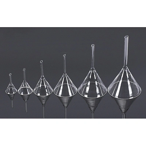 Glass funnel short stem 60°boro 3.3