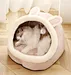 Acogedora área de dormir para gatos